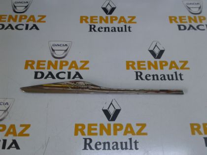  RENAULT CLİO 4 RS SAĞ KAPI BANDI NİKELAJI 606896 / 606893