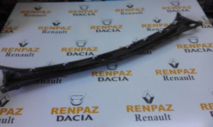 DACİA SANDERO 2 ÖN CAM IZGARA PLASTİĞİ 668113105R