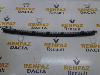 RENAULT 12 ÖN CAM HAVALANDIRMA IZGARASI 7702256208 - 7700534549