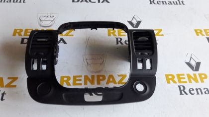 RENAULT TRAFİC 3 RADYO GÖSTERGE ÇERÇEVESİ 682607479R - 682608675R - 682607999R - 682600790R