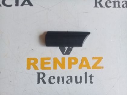 RENAULT 12 TOROS SAĞ ÖN ÇAMURLUK BANDI 7702188520